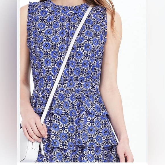 Banana Republic The Print Ruffle Dress blue tiered size 6 - Picture 4 of 15